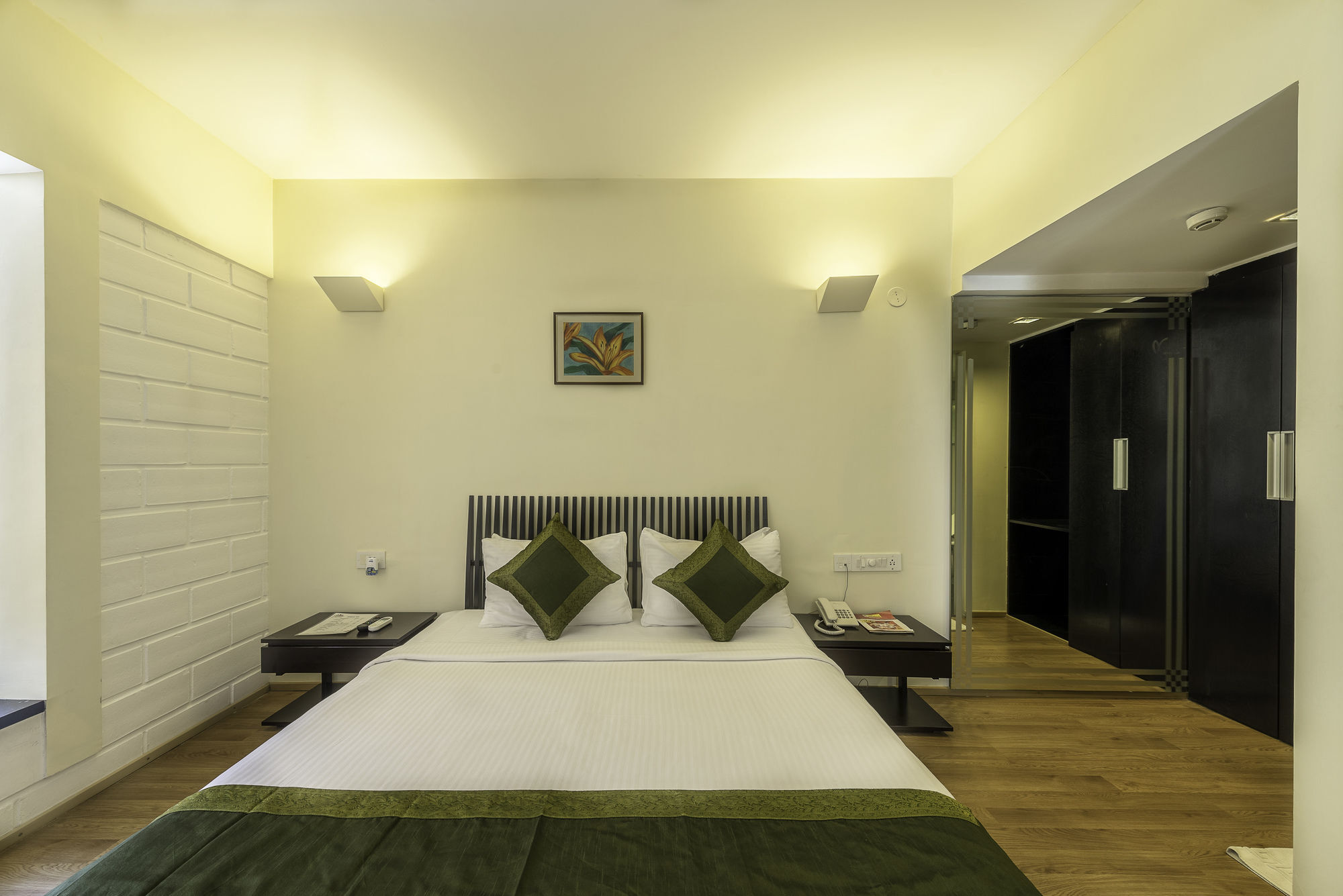 Treebo Trend Spektrum Suites Мисор Екстериор снимка